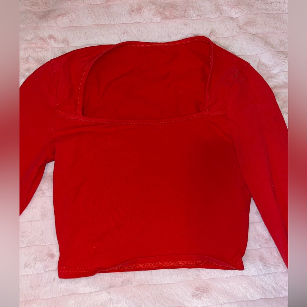 red long sleeve crop top
